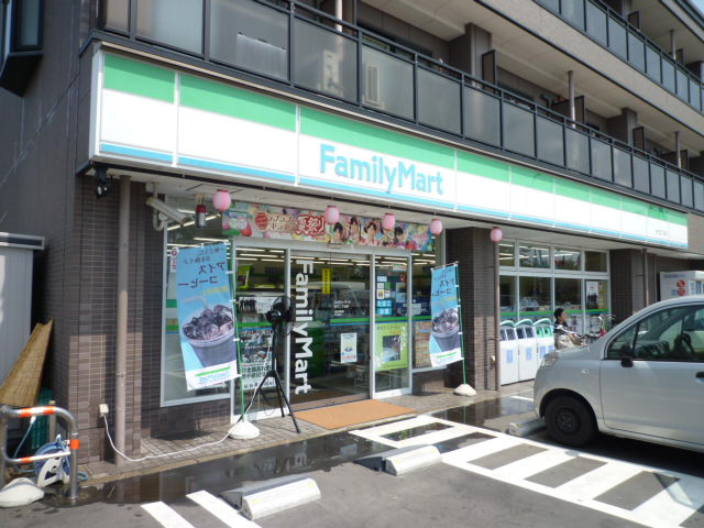 コンビニ　ファミリーマート苦竹二丁目店（コンビニ）まで211m