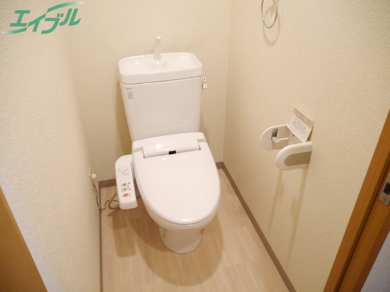 トイレ　同物件別部屋の写真