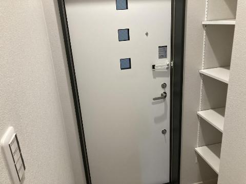 グロワール栄町の玄関写真