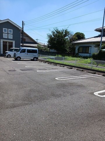 駐車場　車をお持ちの方に嬉しい駐車場付きの物件です