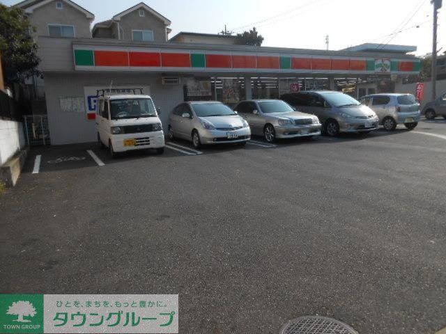 コンビニ　サンクス（コンビニ）まで747m