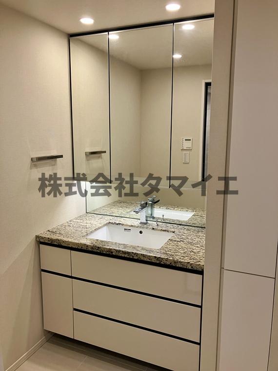 洗面設備　使いやすい洗面所です