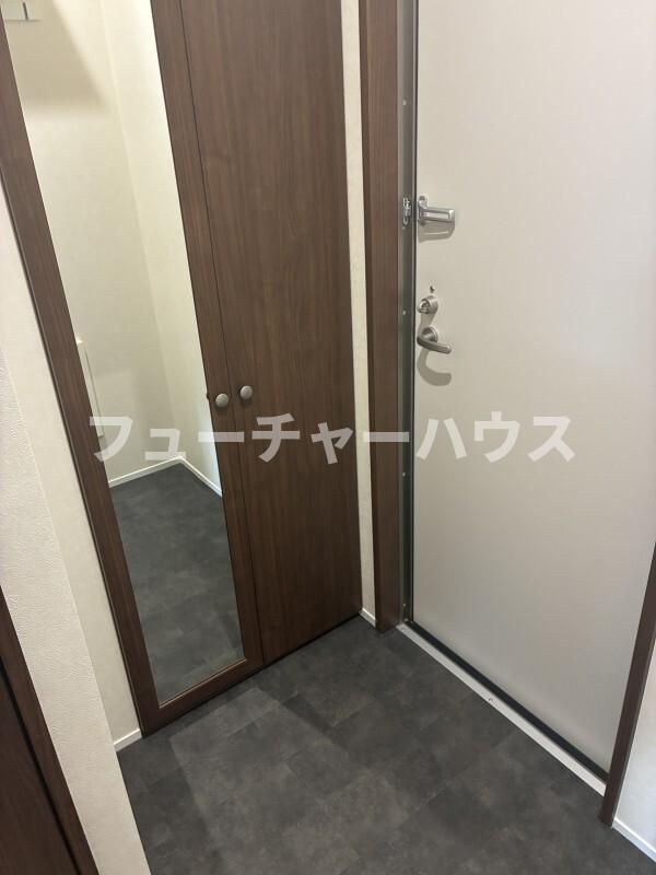 ラーク見川 Aの玄関写真