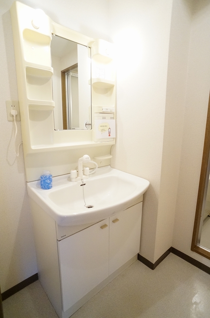洗面設備　※別部屋の写真です。