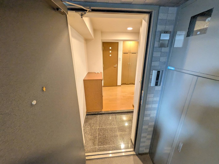 ルーブル新宿水道町の玄関写真