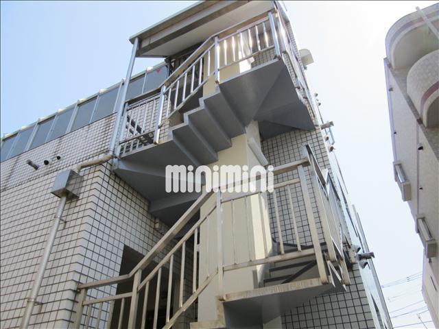 ロビー　階段部分