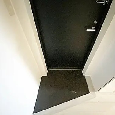玄関　※別部屋参考写真