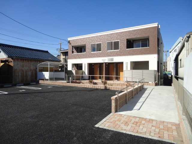 建物外観　外観写真（昼）