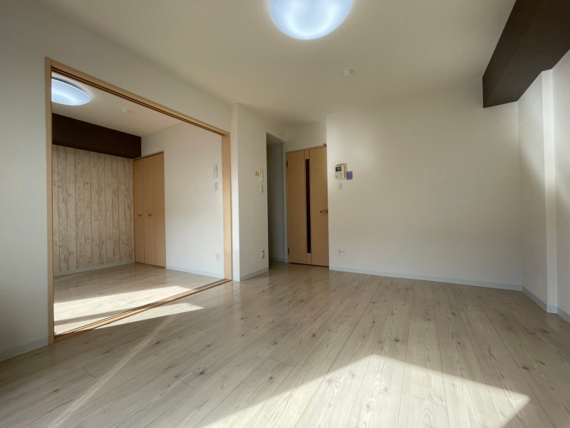 居室・リビング　広くてキレイなお部屋が広がっていて、充実した生活が送れそう。