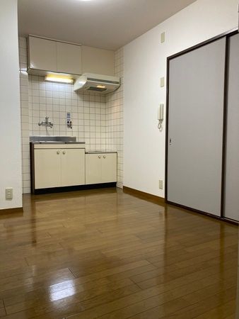 メイツ松屋町の居間写真