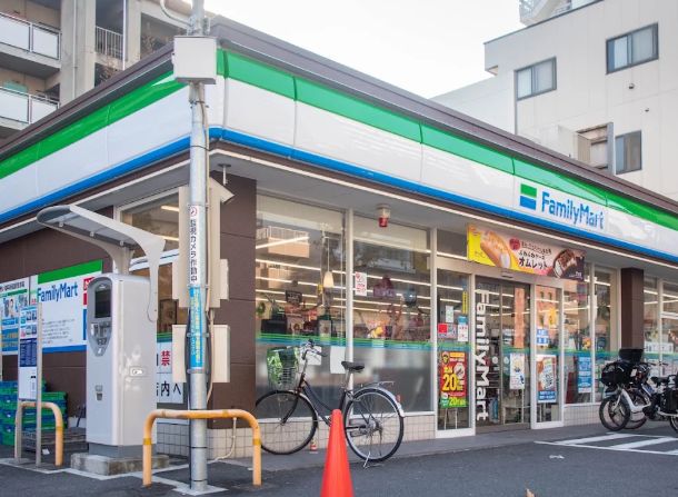 コンビニ　ファミリーマート亀戸六丁目店（コンビニ）まで153m