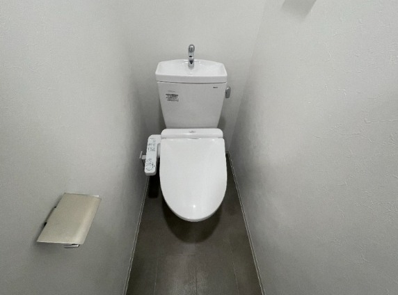 トイレ　落ち着いた空間のトイレです