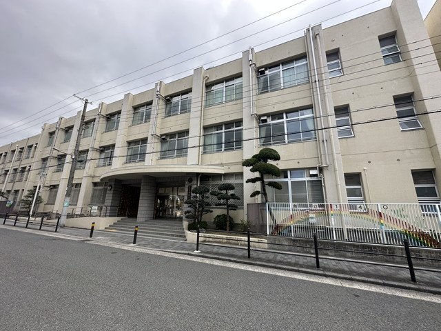 小学校　大阪市立香簑小学校（小学校）まで344m