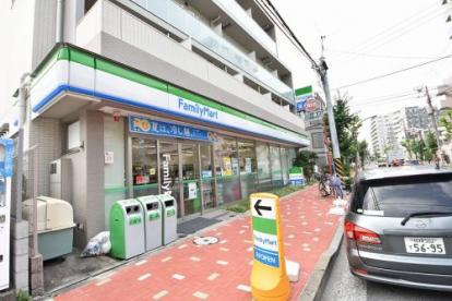 コンビニ　ファミリーマート平野二丁目店（コンビニ）まで383m