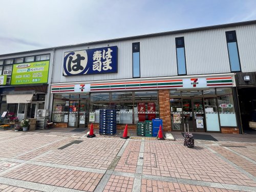 コンビニ　セブン-イレブン 南大沢駅前店（コンビニ）まで914m