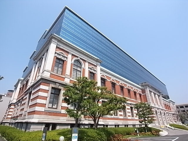 役所　神戸地方裁判所（役所）まで227m