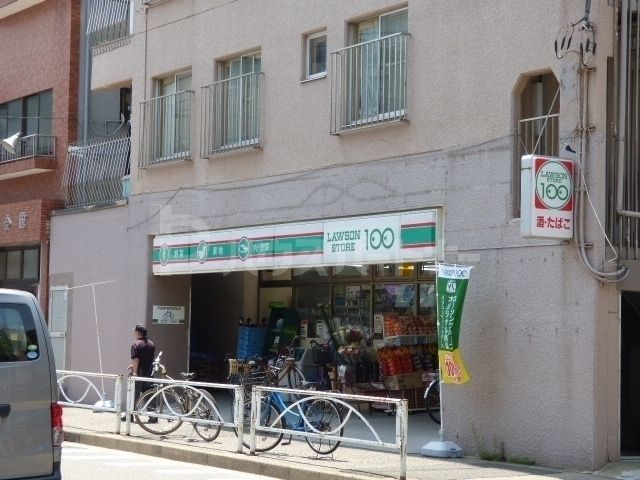 コンビニ　ローソンストア100東駒形2丁目店（コンビニ）まで1m