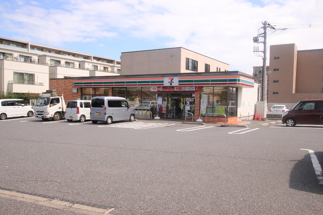 コンビニ　セブン－イレブン　船橋坪井町店（コンビニ）まで550m
