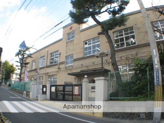 小学校　石切小学校（小学校）まで630m