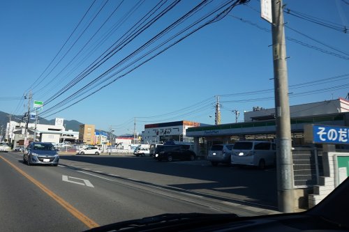 コンビニ　ファミリーマート 緑井３丁目店（コンビニ）まで404m