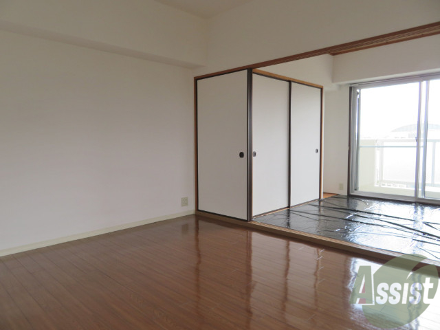 居室・リビング　陽の光が差し込む明るいお部屋は気持がいいですね。