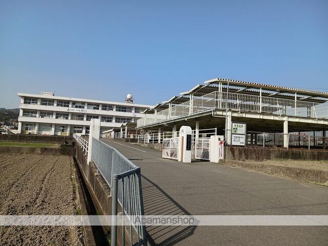 中学校　岩出市立岩出第二中学校様（中学校）まで180m