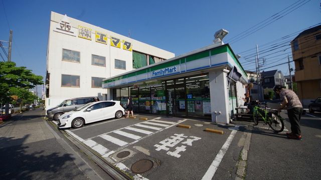 コンビニ　ファミリーマート練馬光ヶ丘店（コンビニ）まで430m