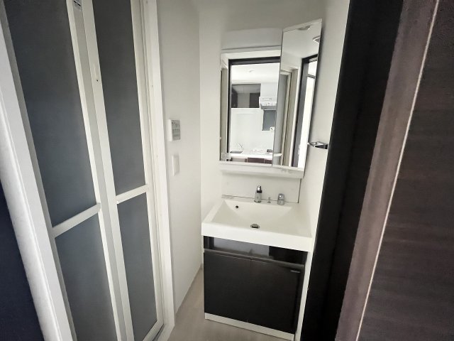 洗面設備　スペースが確保できる洗面所です