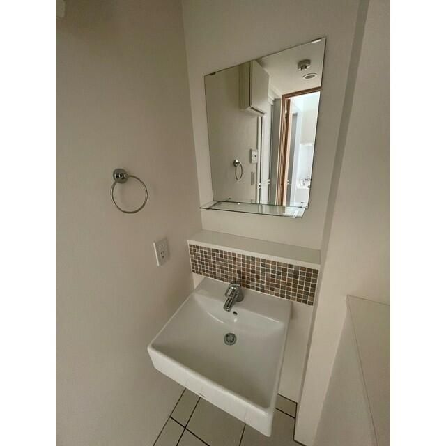 洗面設備　写真は同タイプ住居です