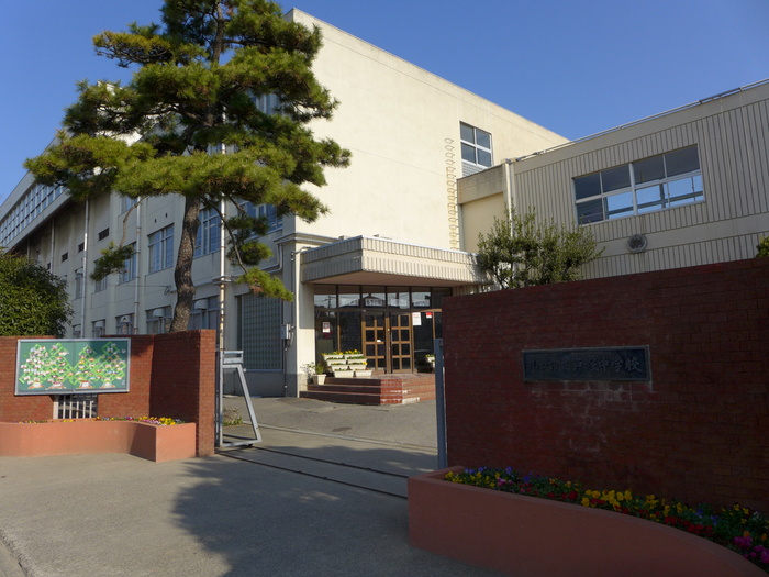 中学校　戸塚中学校（中学校）まで50m