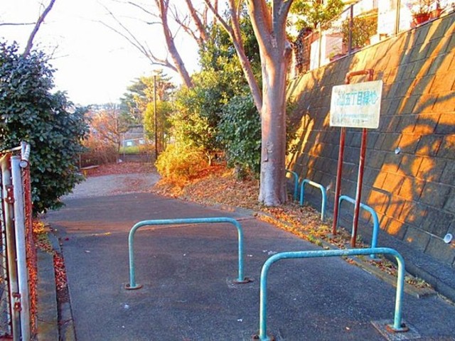 公園　細山5丁目緑地（公園）まで707m