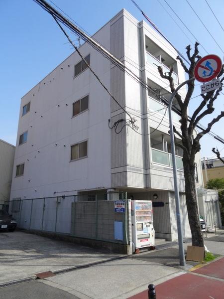 建物外観　★鉄骨造の４階建★