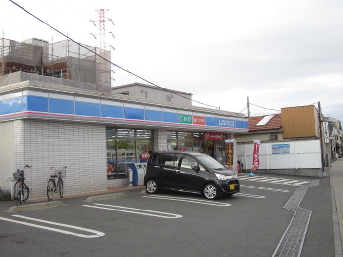 コンビニ　ローソン（コンビニ）まで568m