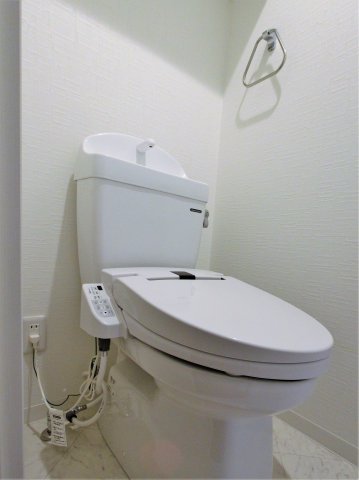 トイレ　参考写真（同物件別部屋）