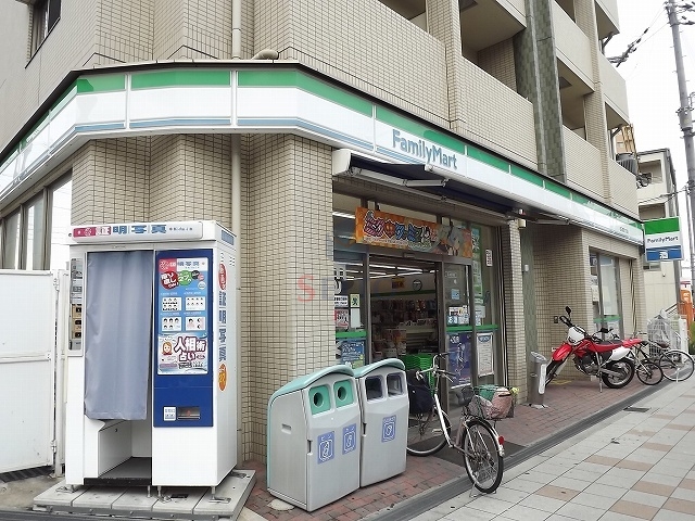 コンビニ　ファミリーマート西三国四丁目店（コンビニ）まで5m