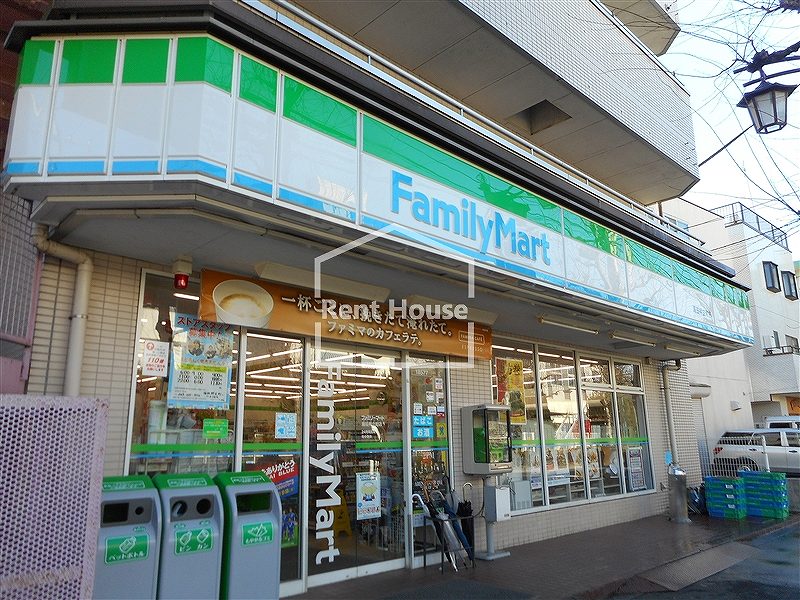 コンビニ　ファミリーマート（コンビニ）まで640m