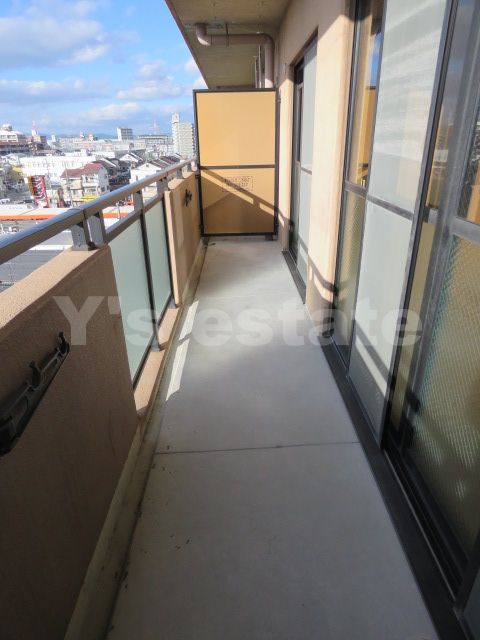 バルコニー　この写真の反転です。