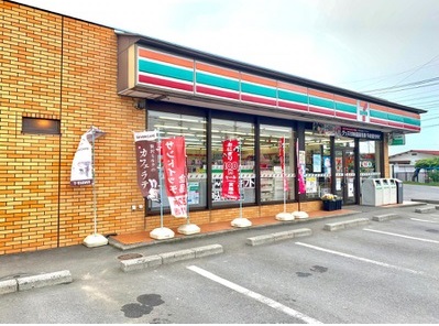 コンビニ　セブンイレブン倉敷上東西店（コンビニ）まで724m