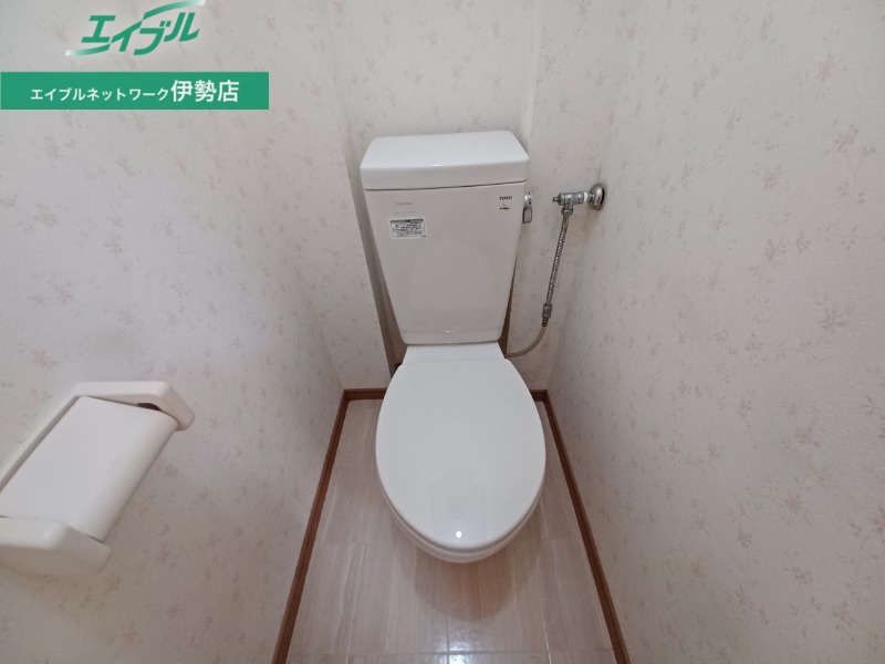 トイレ　同物件別部屋写真