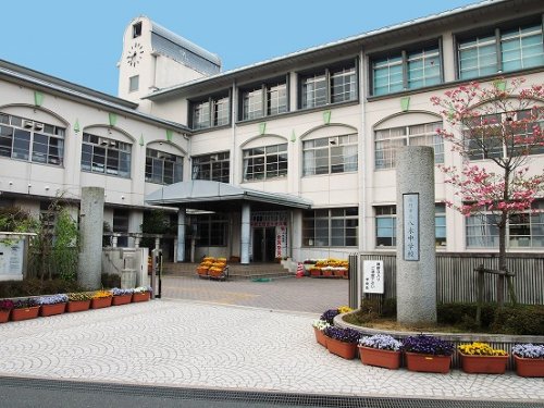 中学校　南丹市立八木中学校（中学校）まで1224m