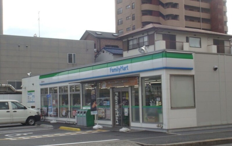 コンビニ　ファミリーマート横堤四丁目店（コンビニ）まで134m
