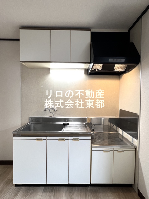 キッチン　上下に収納あり！使い勝手の良いキッチンです！！