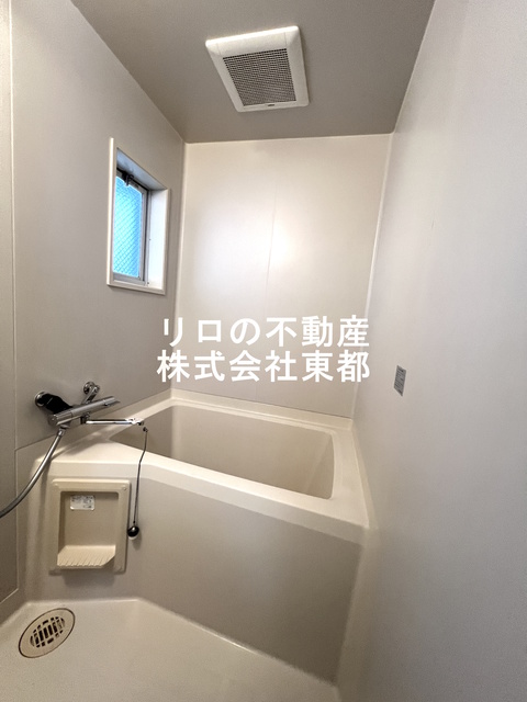 バス・シャワールーム　清潔感のある浴室で、１日の疲れを癒しリラックスできます。