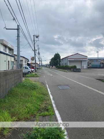 その他　前面道路（その他）まで0m
