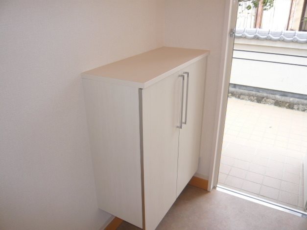 玄関　※別のお部屋の写真です。