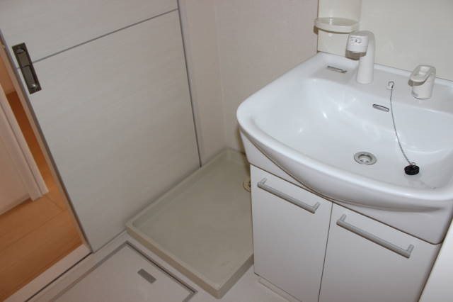 洗面設備　※別のお部屋の写真です。