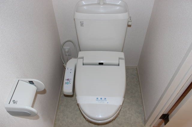 トイレ　※別のお部屋の写真です。