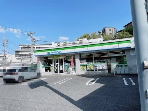 コンビニ　ファミリーマート 千種向陽店（コンビニ）まで332m
