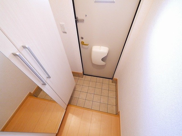 玄関　収納もある玄関です