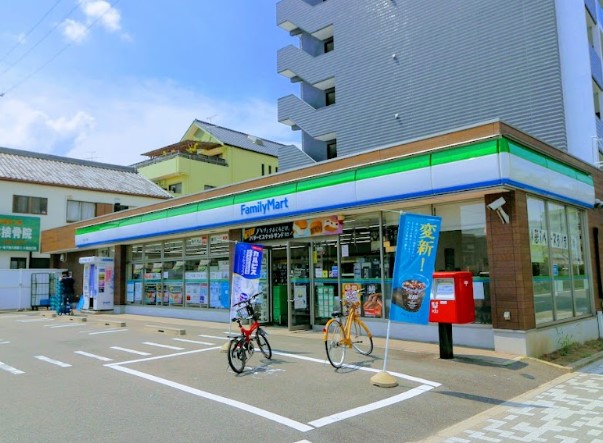 コンビニ　ファミリーマート 中川八田店（コンビニ）まで542m